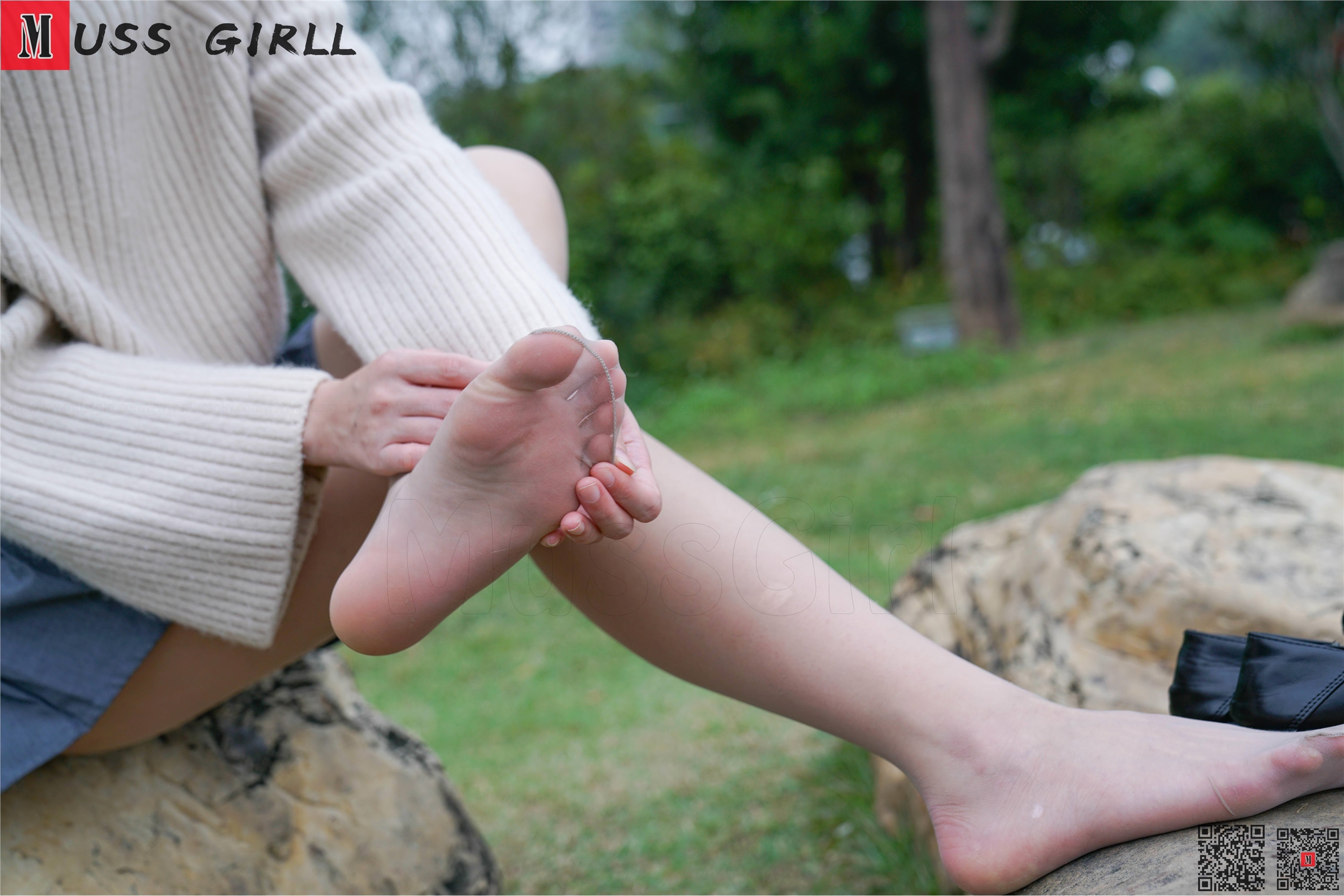 MussGirl慕丝女郎  NO.172 公园百褶裙肉丝